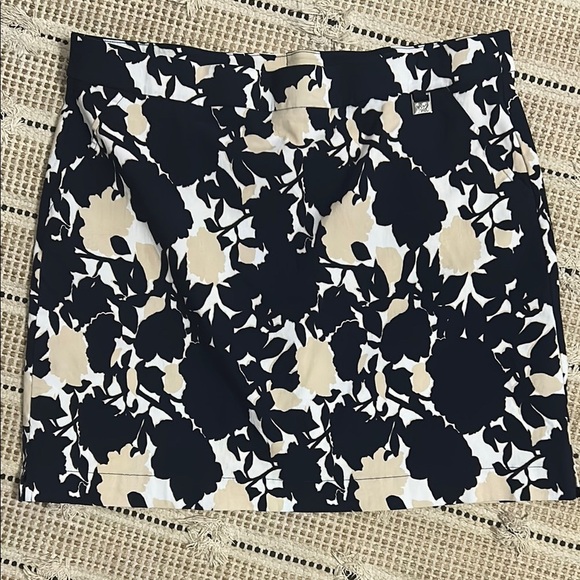 XL Traveling Bundle!  Silky Cargo Pants, Top, and Skorts - Picture 7 of 9